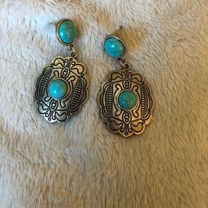 NWOT turquoise earrings